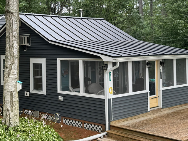 blue-cottage-standing-seam-metal-roofing-640x480pix